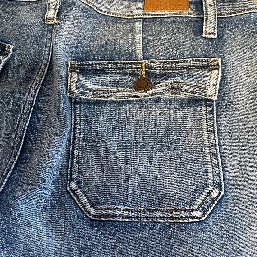 Judy Blue Size 29 Frayed Hem Jean Shorts - Picture 7 of 10